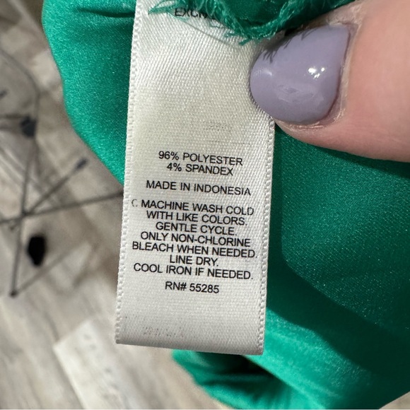 New Express V‎ Neck Blouse Large - Picture 5 of 6